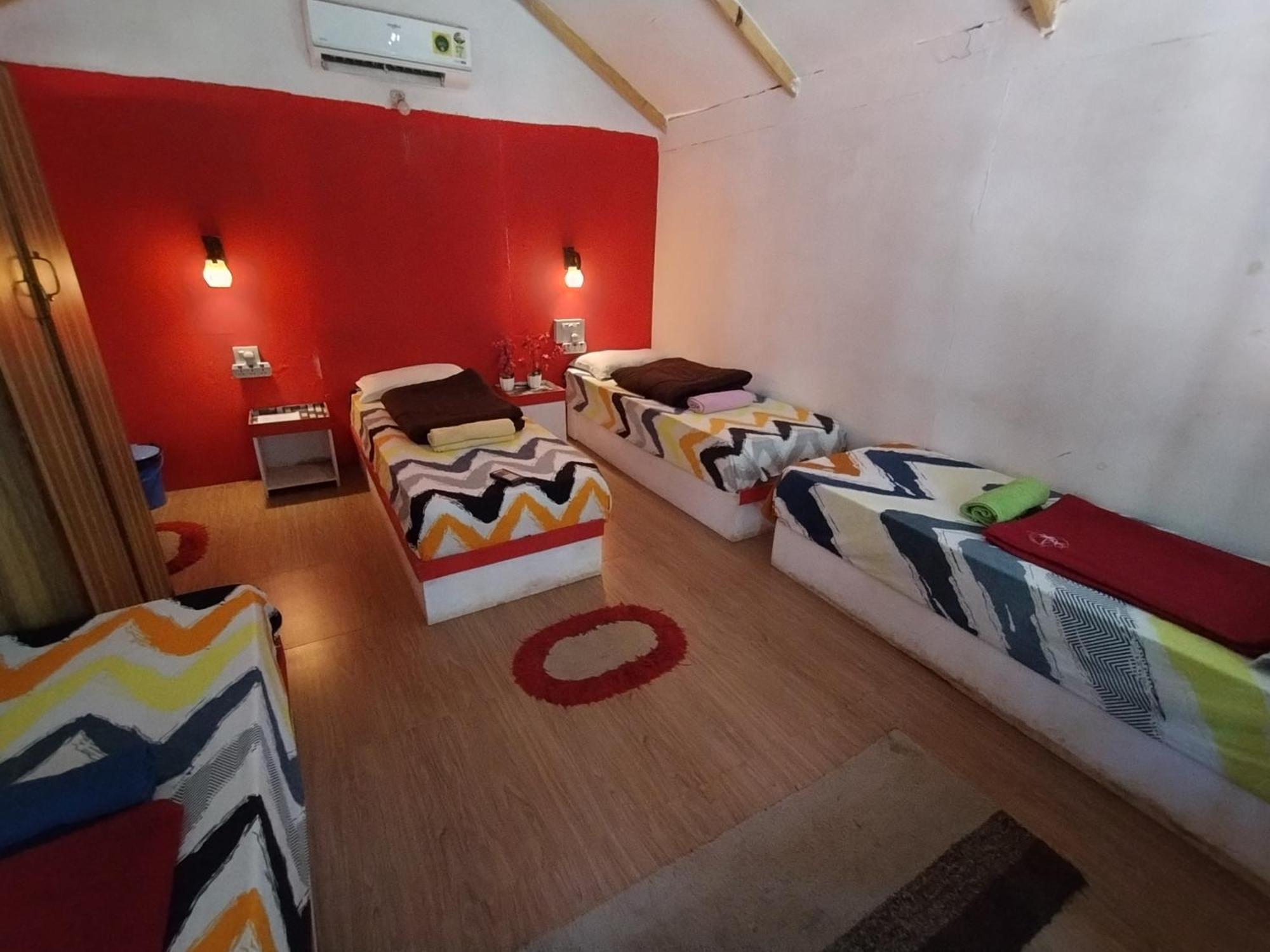 Tropical Bay Hostel Bãi biển Bãi biển Palolem Ngoại thất bức ảnh