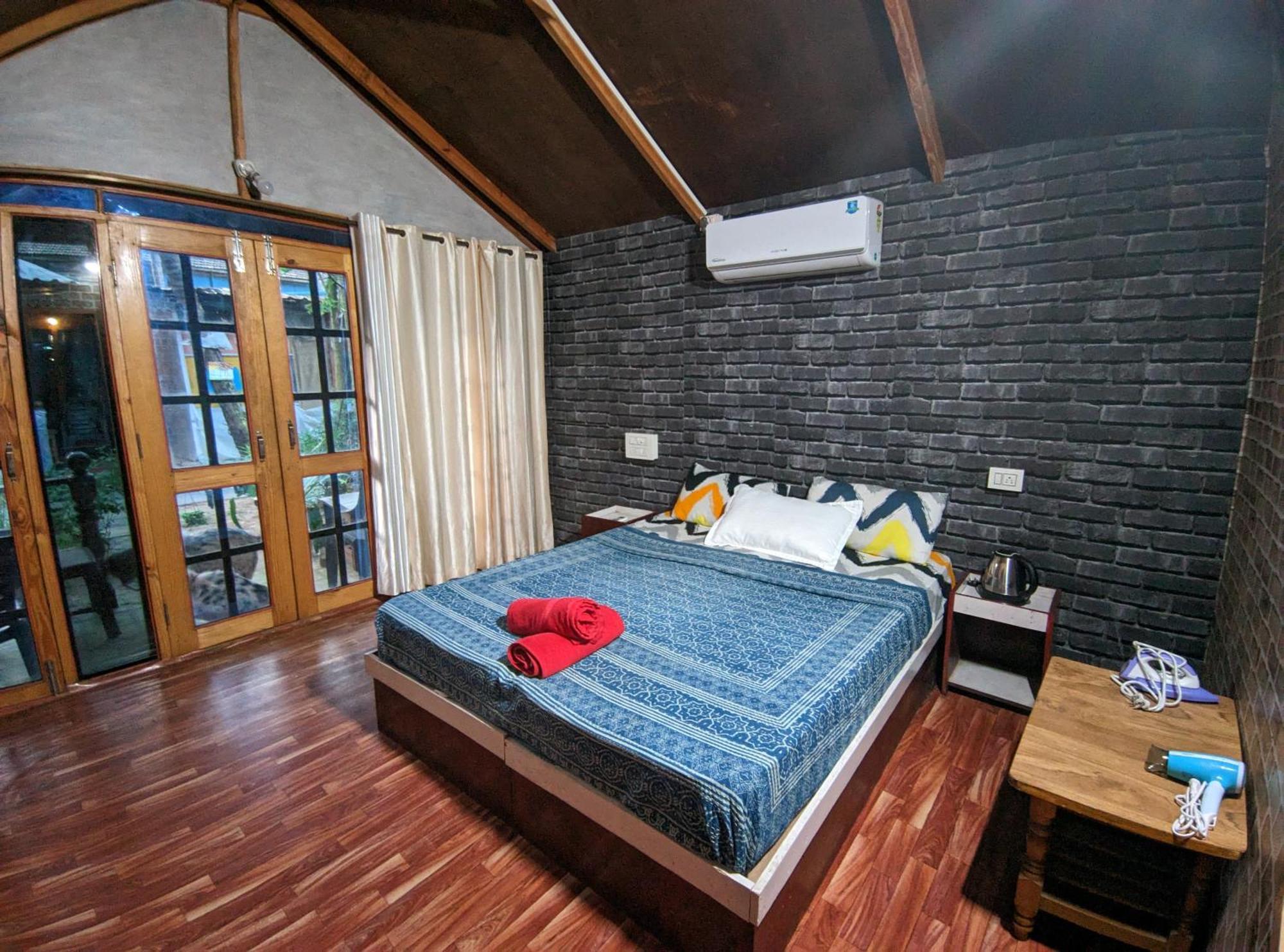 Tropical Bay Hostel Bãi biển Bãi biển Palolem Ngoại thất bức ảnh