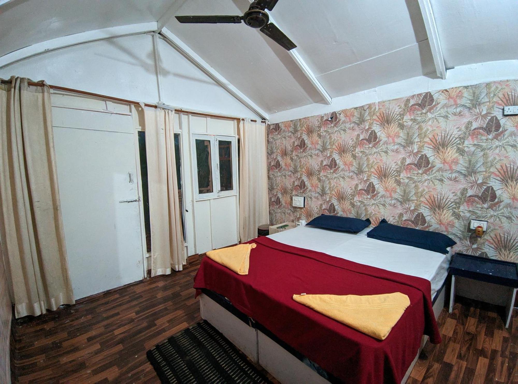 Tropical Bay Hostel Bãi biển Bãi biển Palolem Ngoại thất bức ảnh