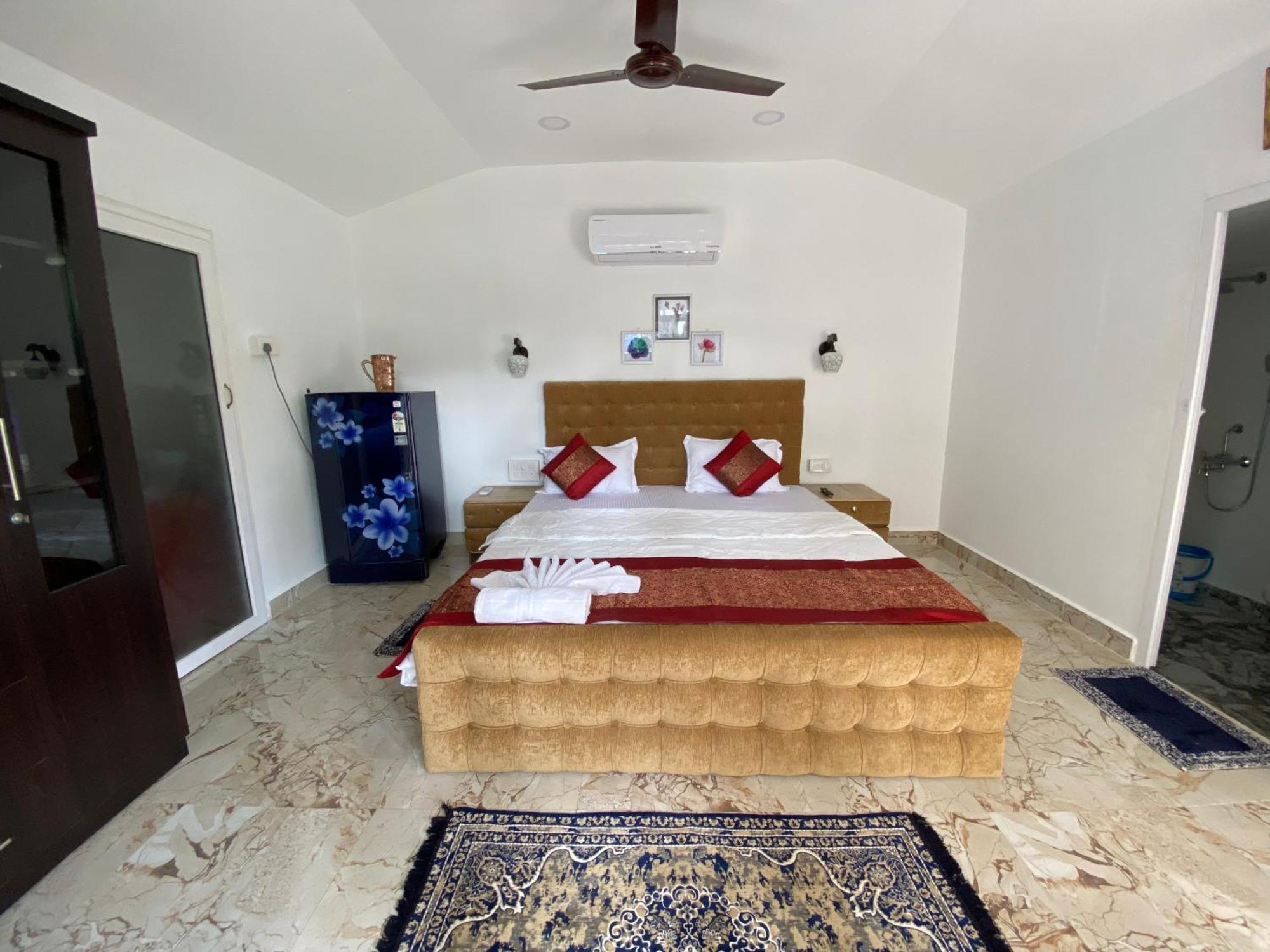 Tropical Bay Hostel Bãi biển Bãi biển Palolem Ngoại thất bức ảnh