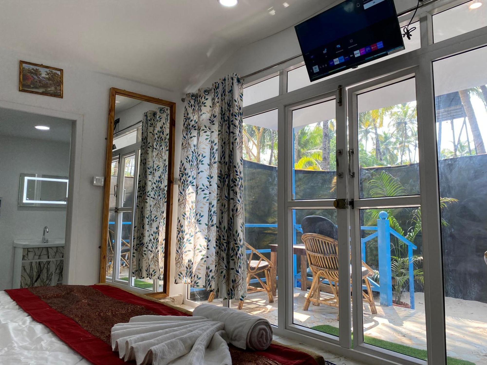 Tropical Bay Hostel Bãi biển Bãi biển Palolem Ngoại thất bức ảnh
