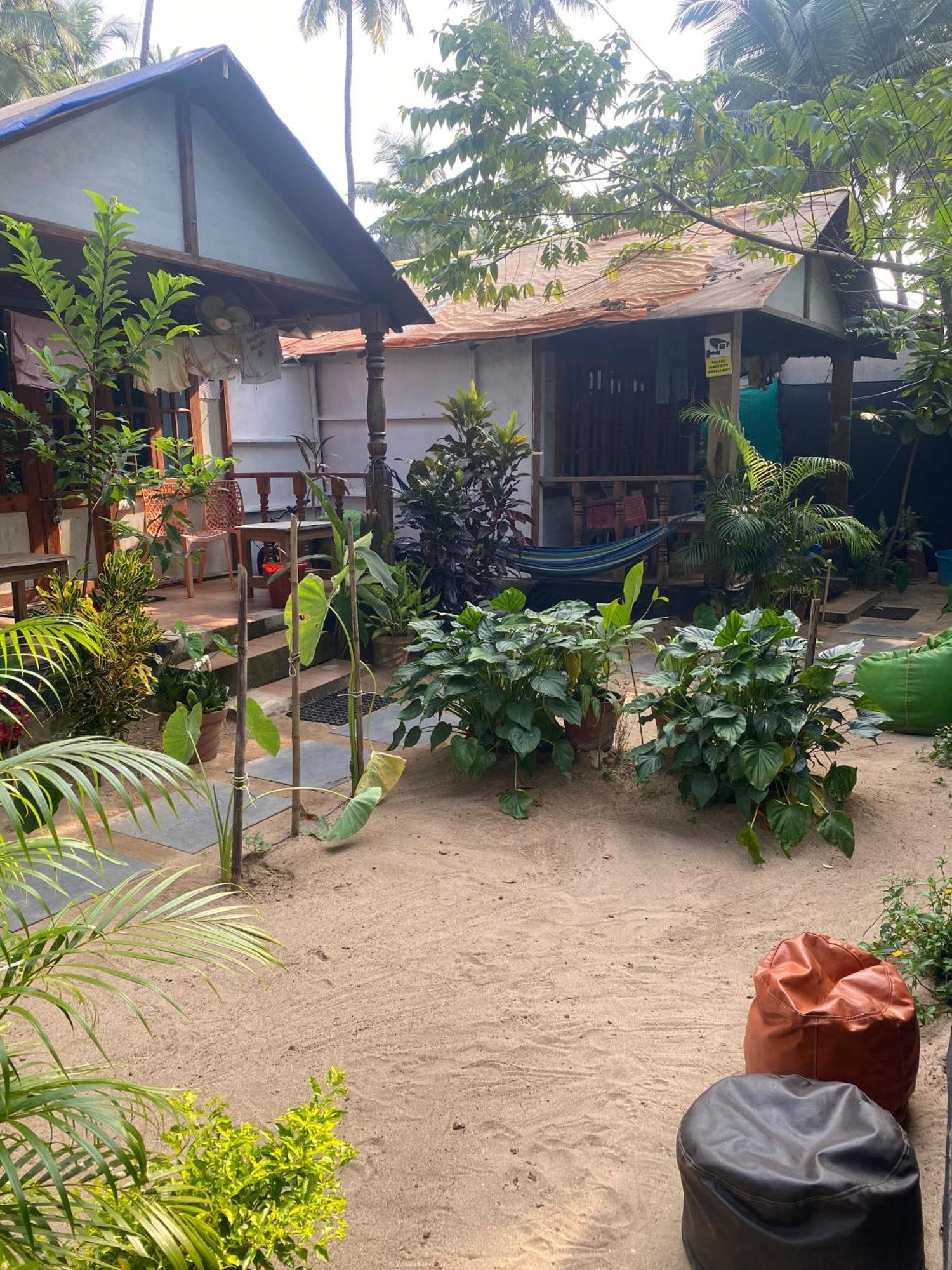 Tropical Bay Hostel Bãi biển Bãi biển Palolem Ngoại thất bức ảnh