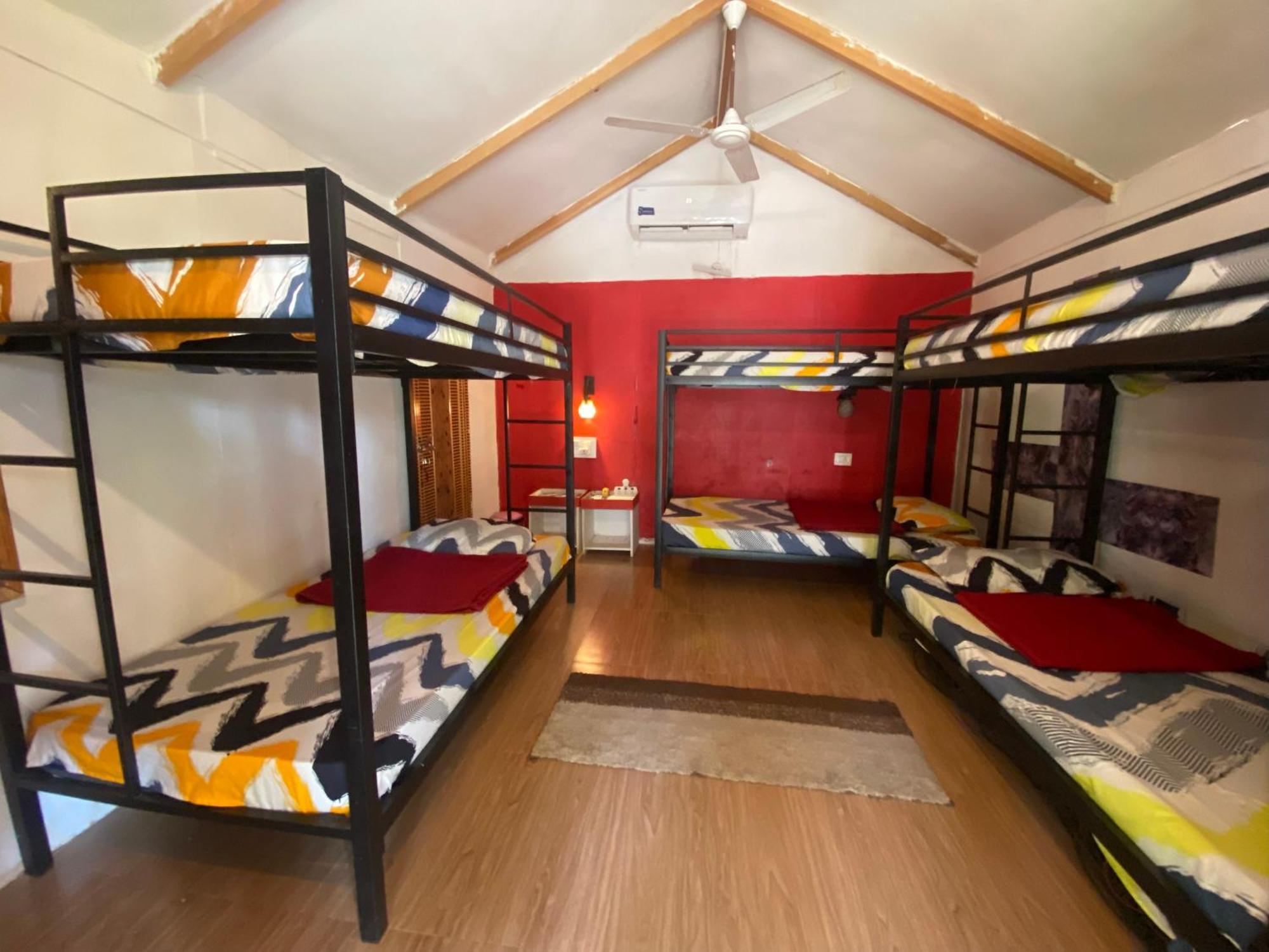 Tropical Bay Hostel Bãi biển Bãi biển Palolem Ngoại thất bức ảnh