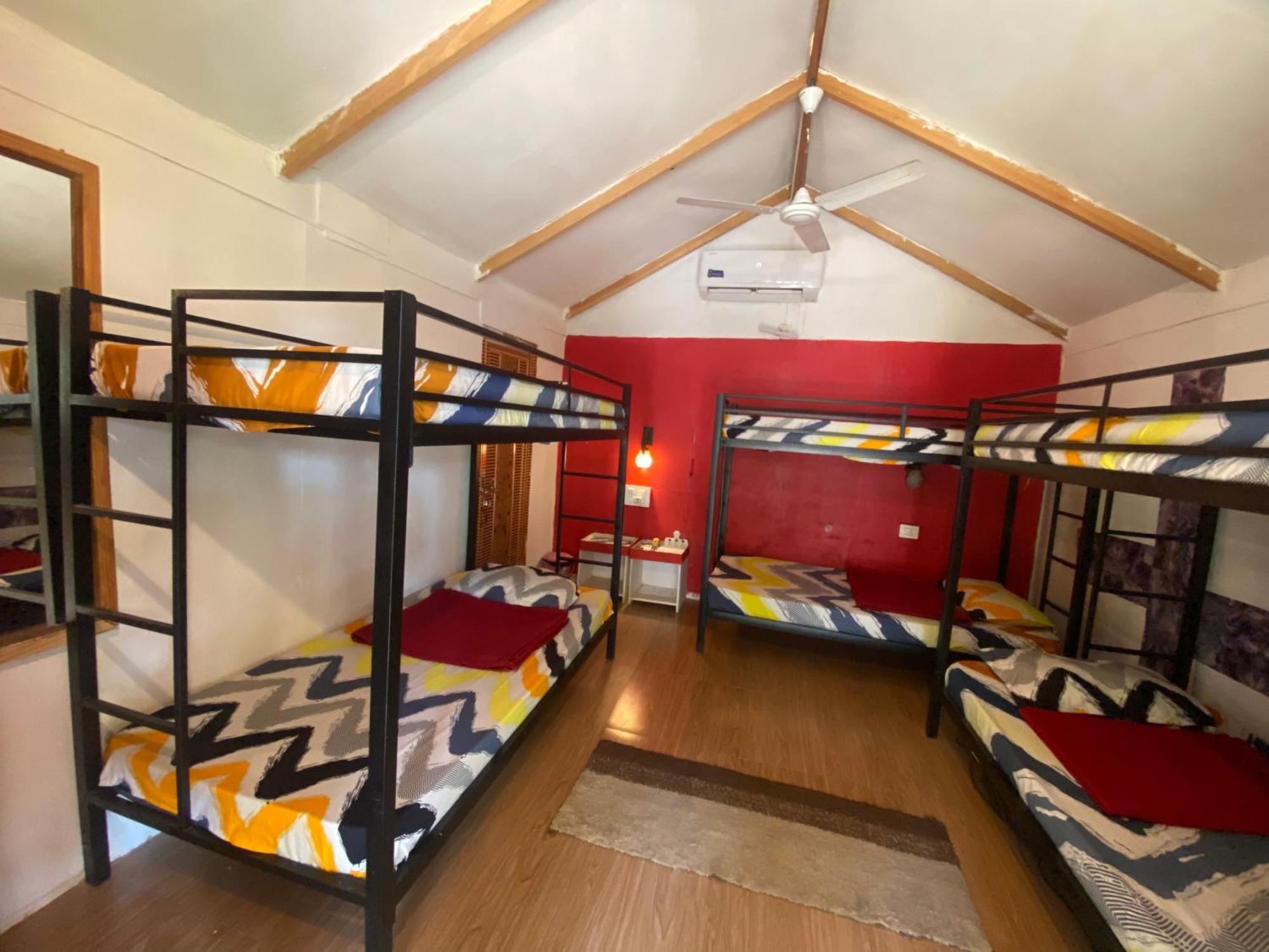 Tropical Bay Hostel Bãi biển Bãi biển Palolem Ngoại thất bức ảnh