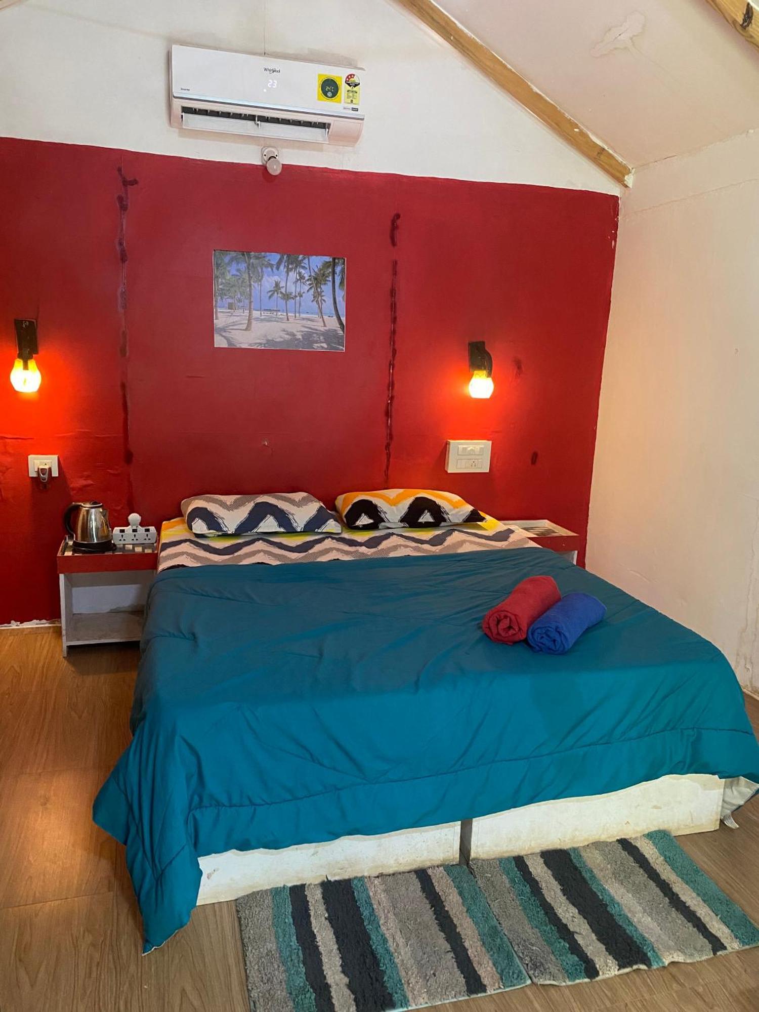 Tropical Bay Hostel Bãi biển Bãi biển Palolem Ngoại thất bức ảnh
