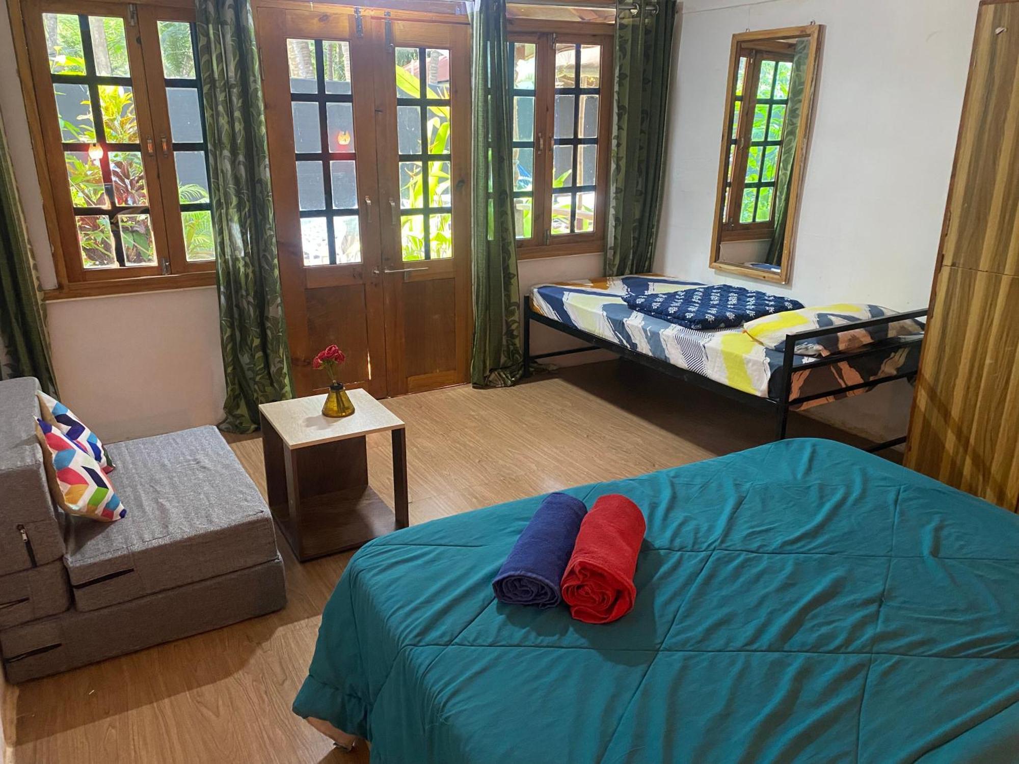 Tropical Bay Hostel Bãi biển Bãi biển Palolem Ngoại thất bức ảnh