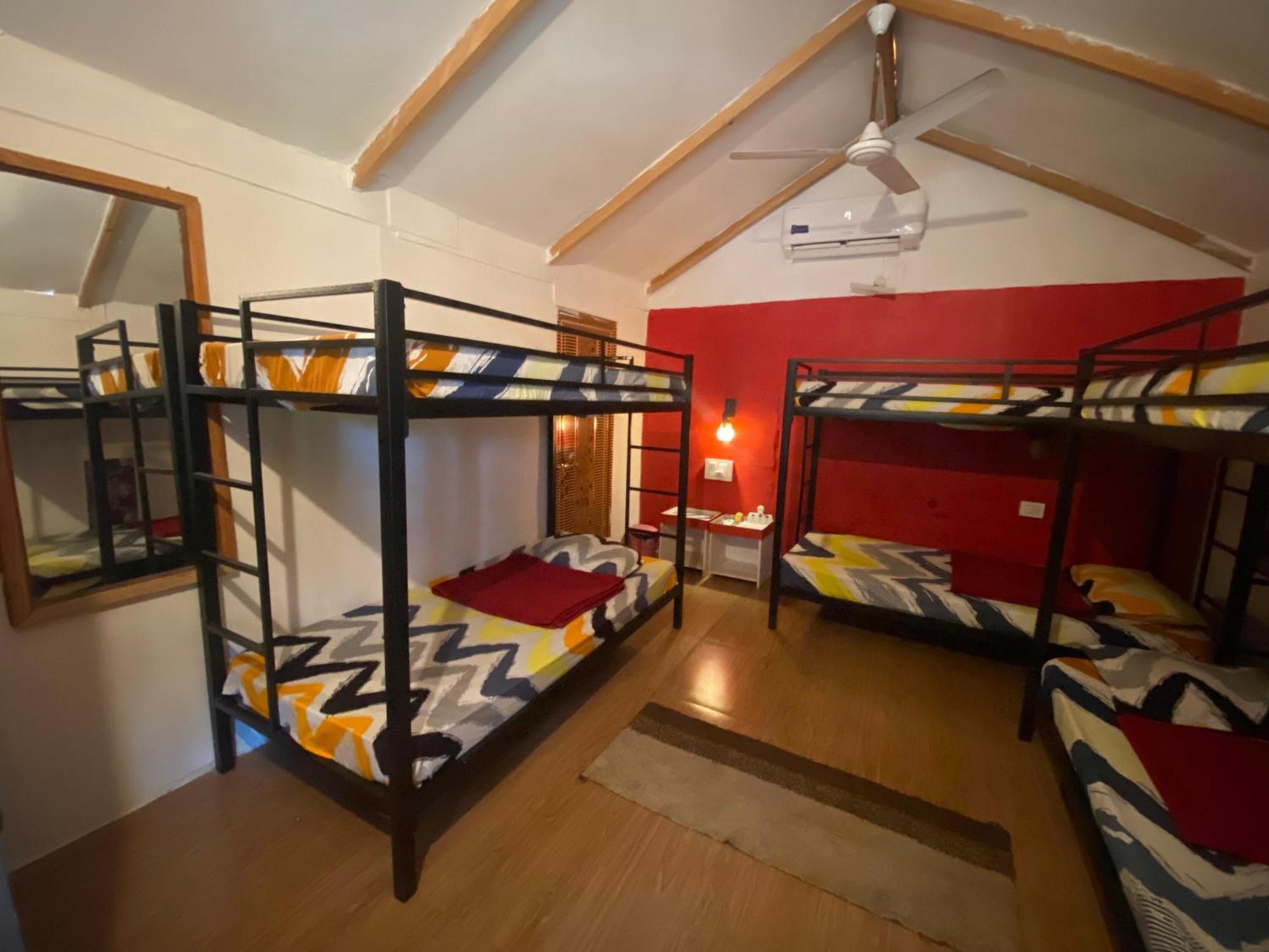 Tropical Bay Hostel Bãi biển Bãi biển Palolem Ngoại thất bức ảnh