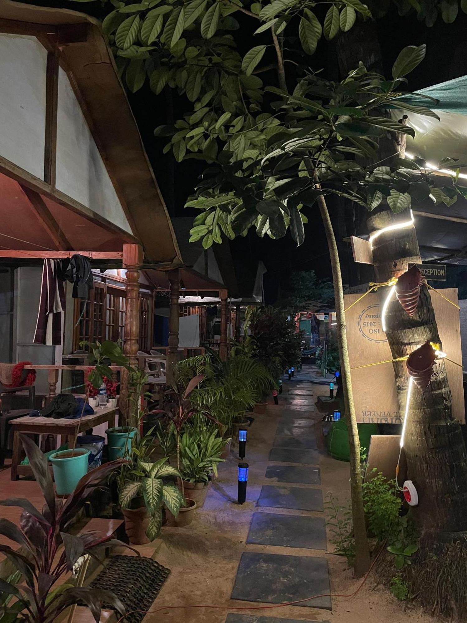 Tropical Bay Hostel Bãi biển Bãi biển Palolem Ngoại thất bức ảnh