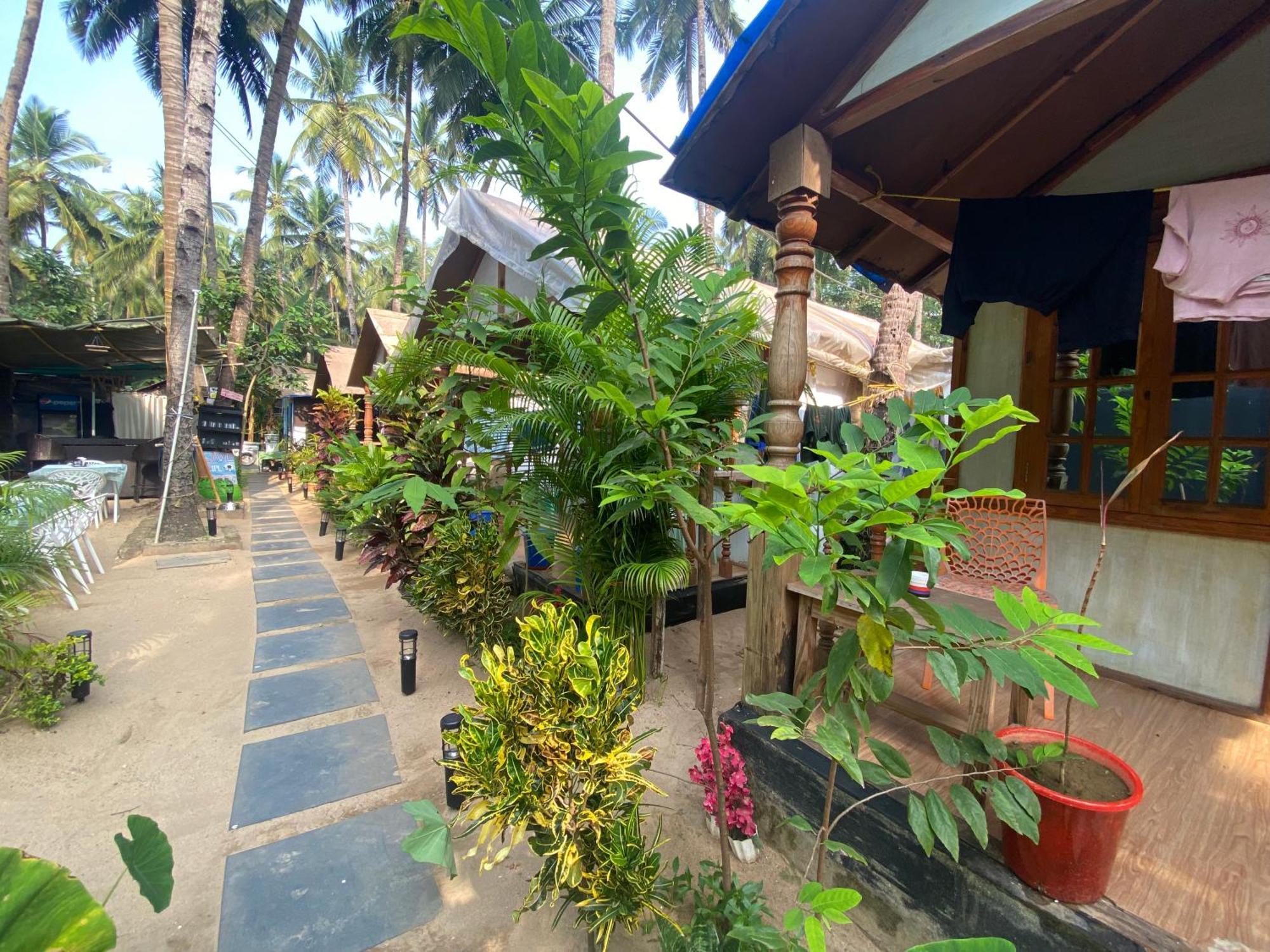 Tropical Bay Hostel Bãi biển Bãi biển Palolem Ngoại thất bức ảnh